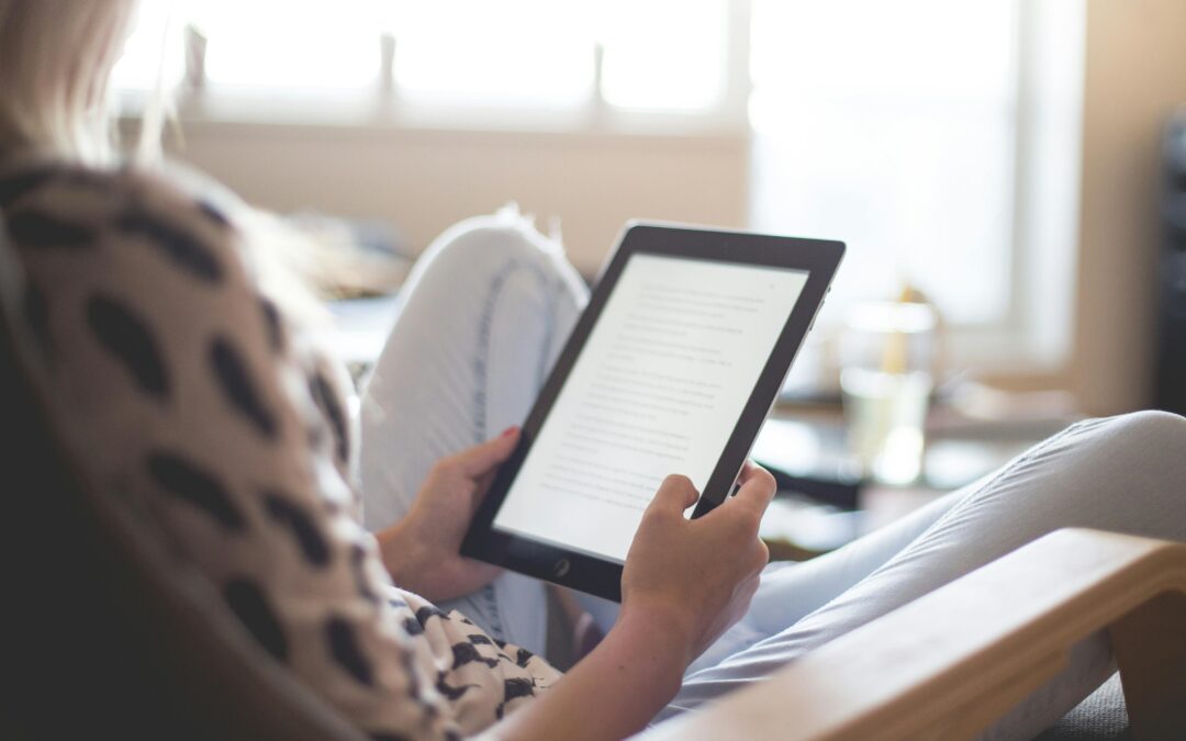 Summer Reading: E-Readers and Apps for Enjoying Books on the Go